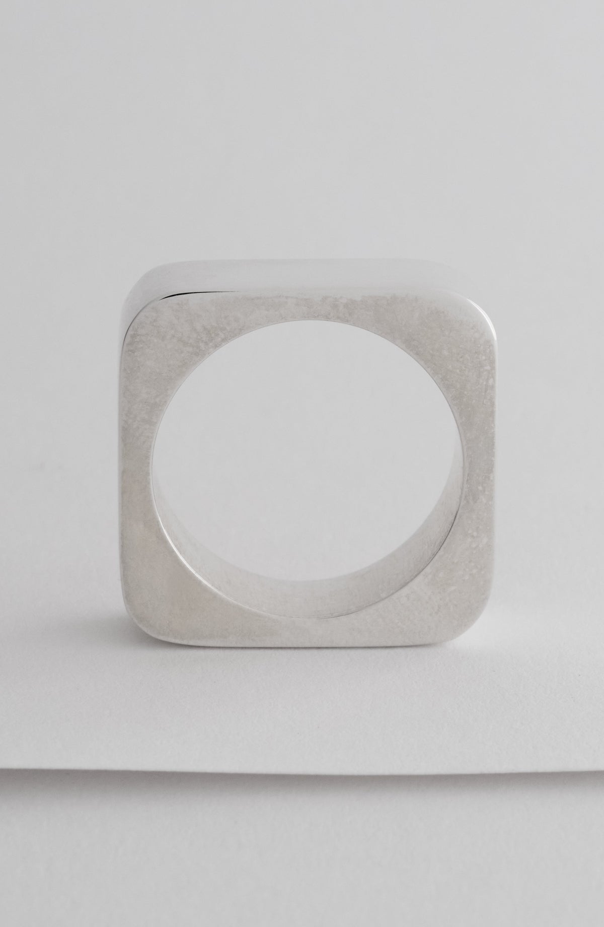 Hand-finished Square Ring in 925 sterling silver