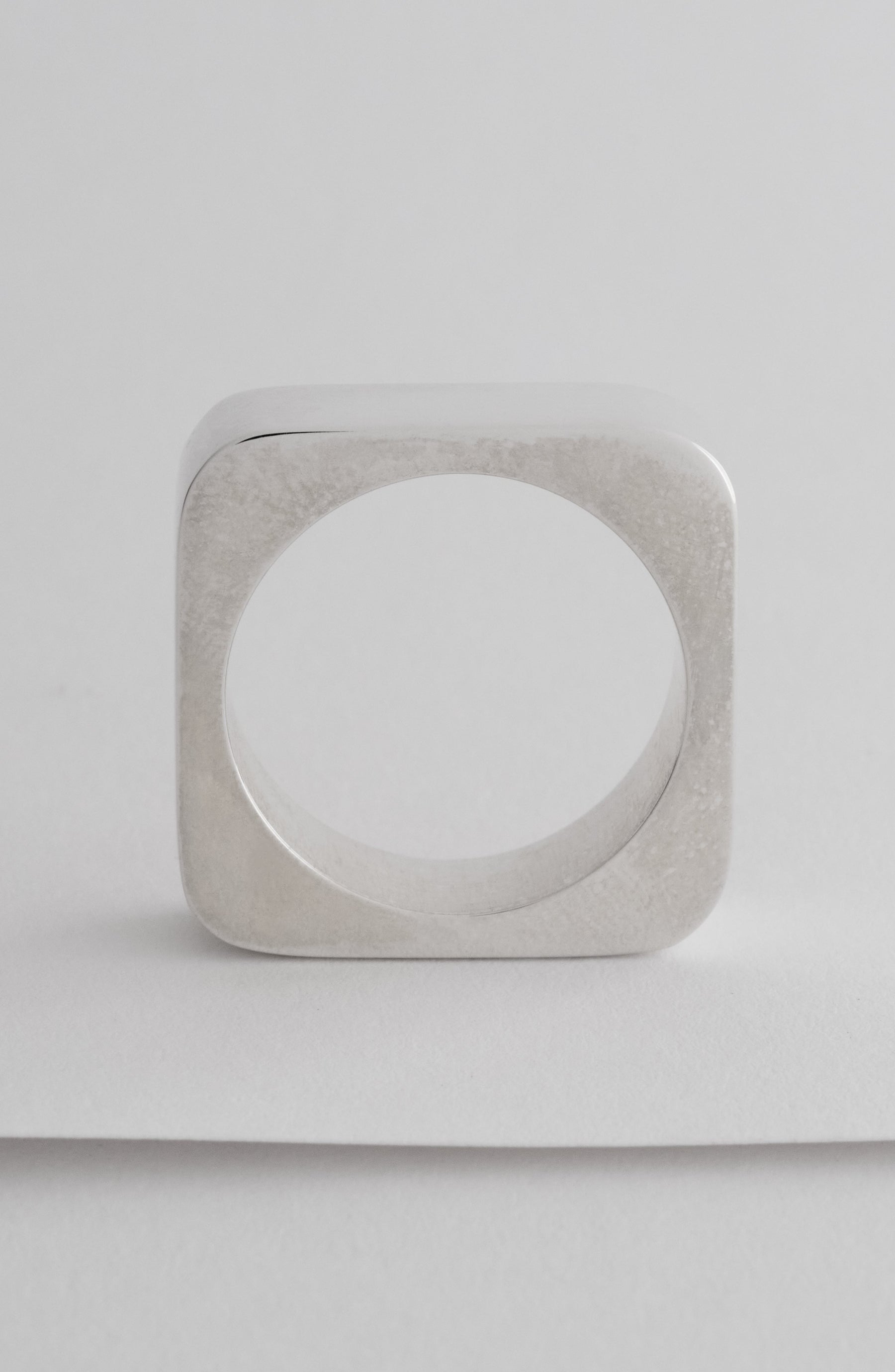 Hand-finished Square Ring in 925 sterling silver